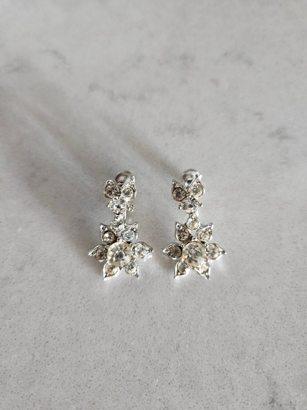 RARE AND VINTAGE PAIR OF MARQUISE RHINESTONE DROP SCREW-BACK EARRINGS